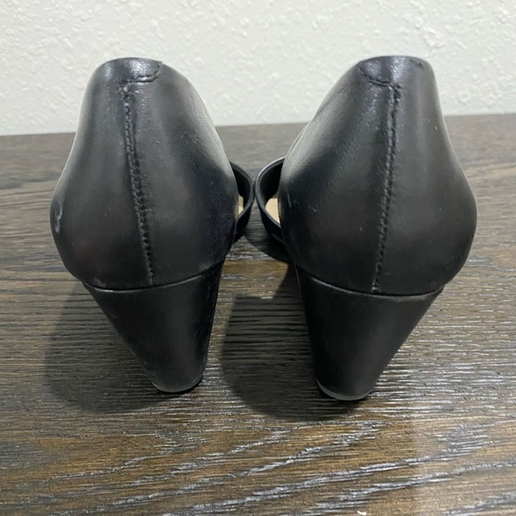 Kenneth Cole Black Wedges - Picture 5 of 5